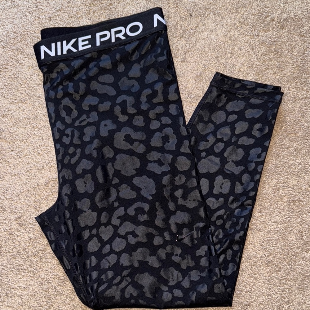 Nike Pro Black Leopard Leggings